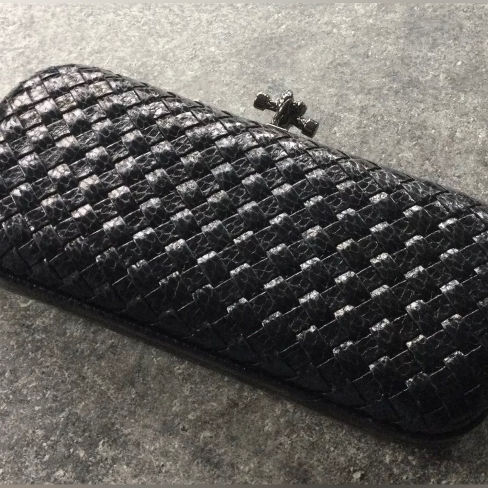 Black Clutch - Picture 5 of 8